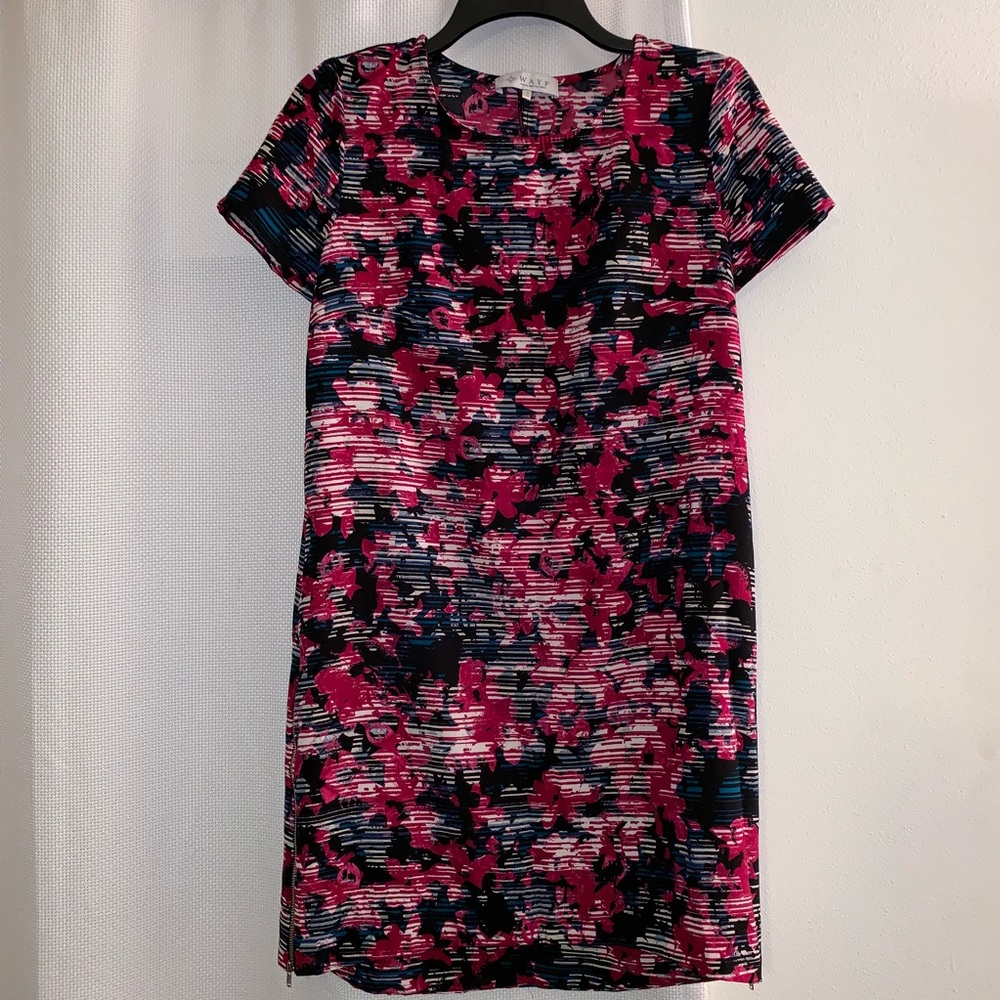 🌺 Magenta & Black Floral Shift Dress
